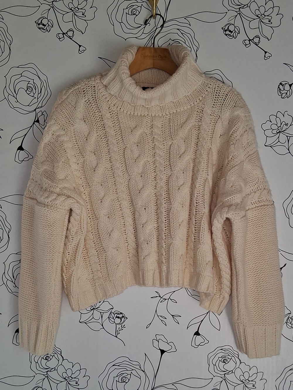 Love Tree Crp Turtleneck Cream Cable-Knit Sweater L